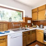Holiday home 2 Bedroom Lovely In Ston