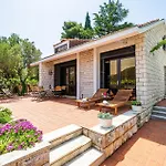 2 Bedroom Lovely In Holiday home *