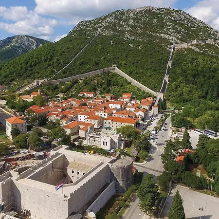 Lovely In With Wifi Ferienhaus *