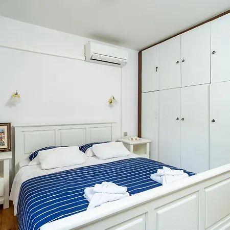 Prázdninový dům 2 Bedroom Lovely In
